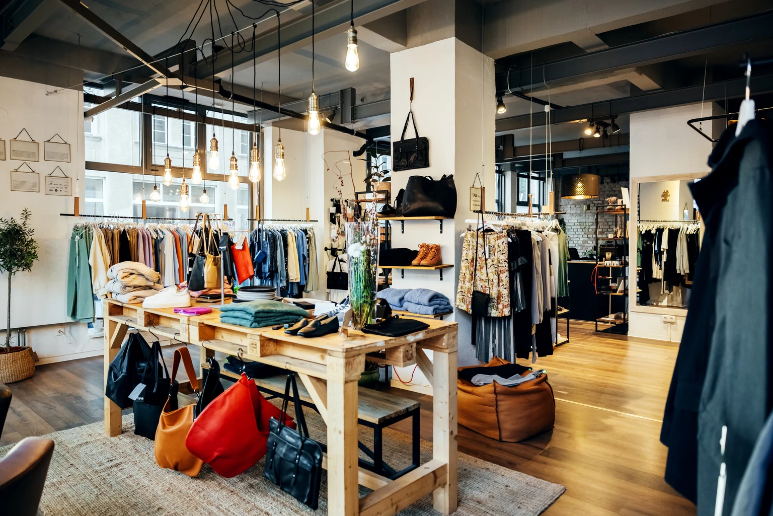 Vince Holding Corp.: Turnaround Story Continues - Cautious Buy