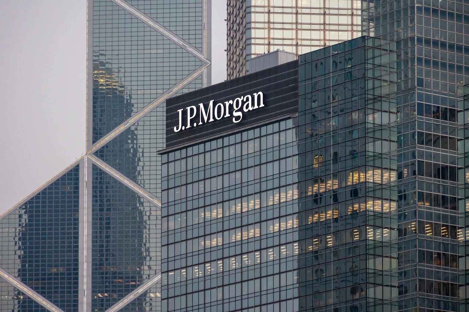 JPMorgan Chase Stock: Top Bank For Earning Power And Fortress Balance Sheet (NYSE:JPM)