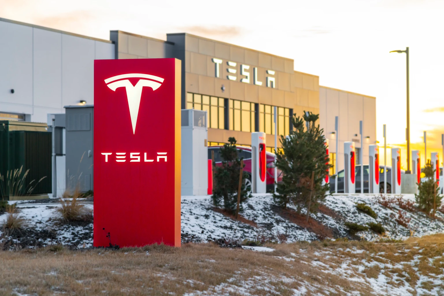 Tesla: Execution Risks Mount (NASDAQ:TSLA)