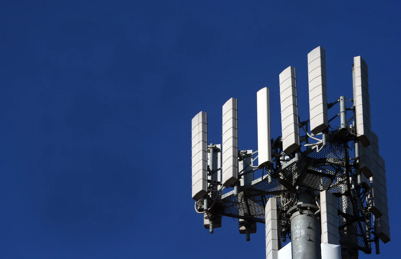 Can Canada's Telecom Sector Reconnect With Investors?