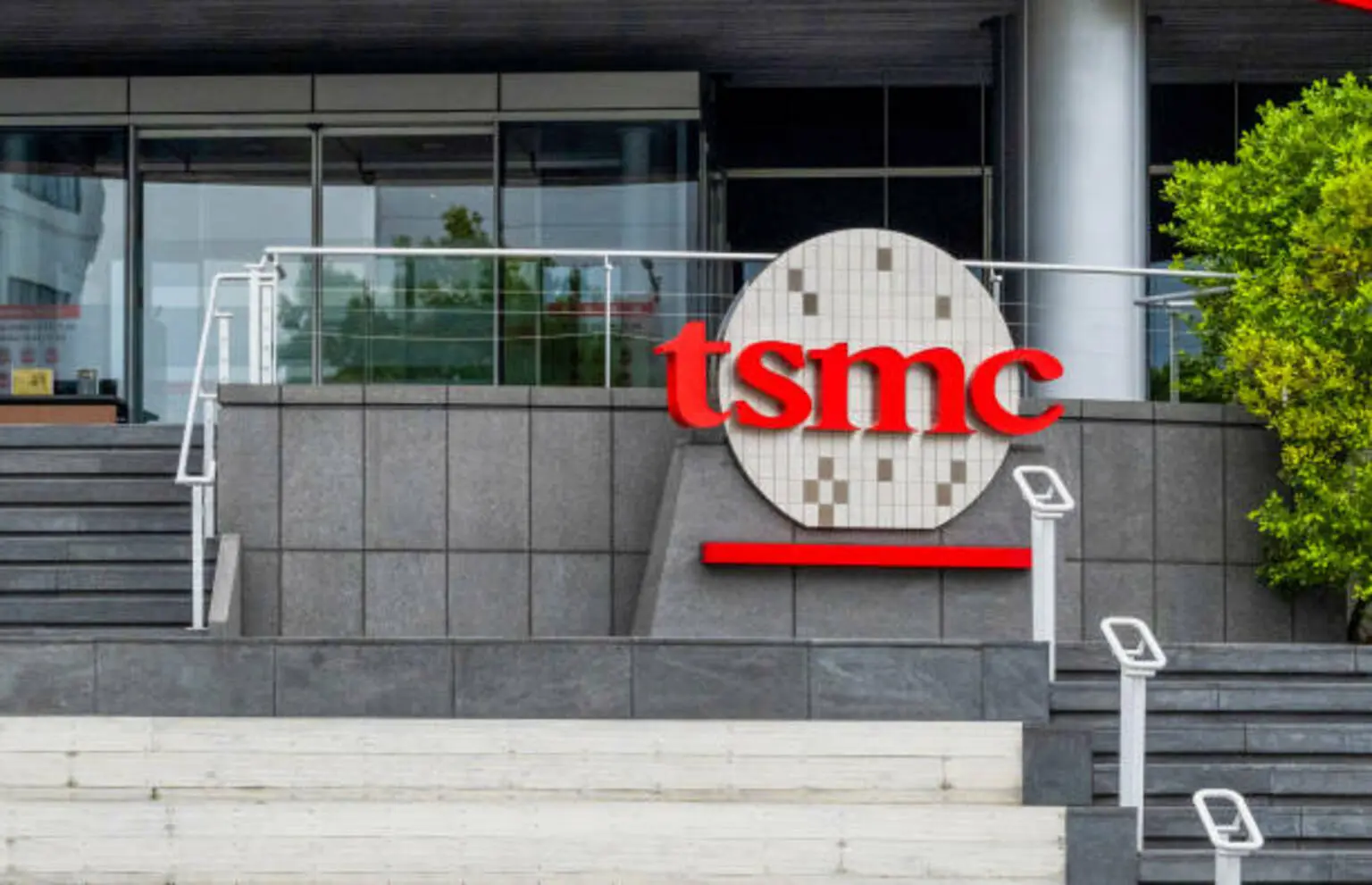TSMC Q2: The AI Panic Creates Your Second Chance