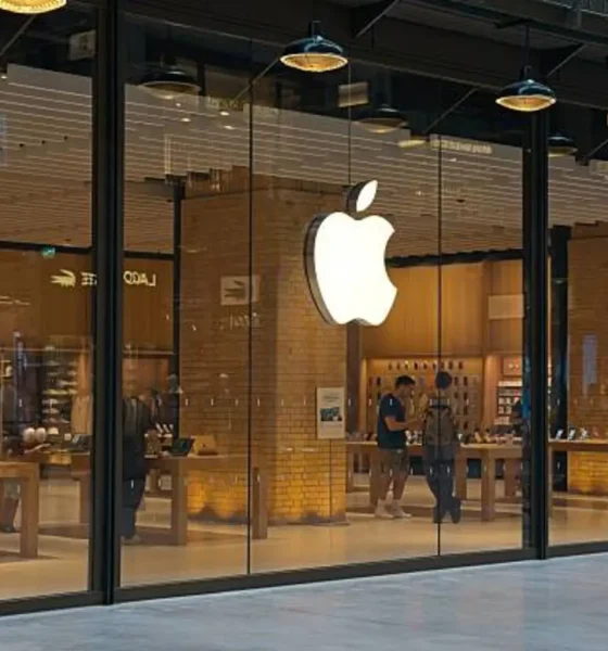 Apple Stock: Q3 Is About Cameras, Not AI - Here's Why That's A Good Thing (NASDAQ:AAPL)