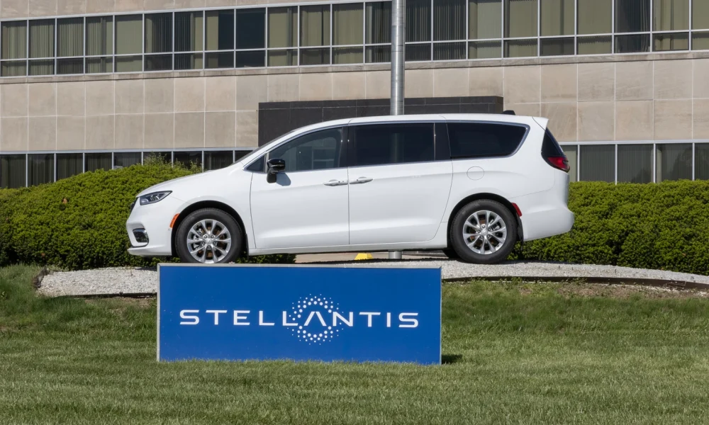 Stellantis Vehicle Sales Reflect A Glimmer Within A Dark Picture (NYSE:STLA)