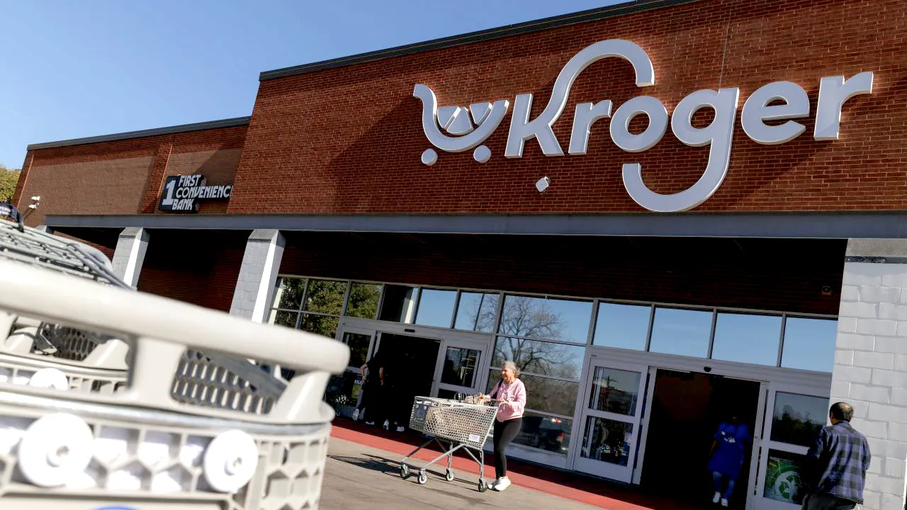 Kroger to buy Giant Eagle for $1.65B after failed Albertsons merger