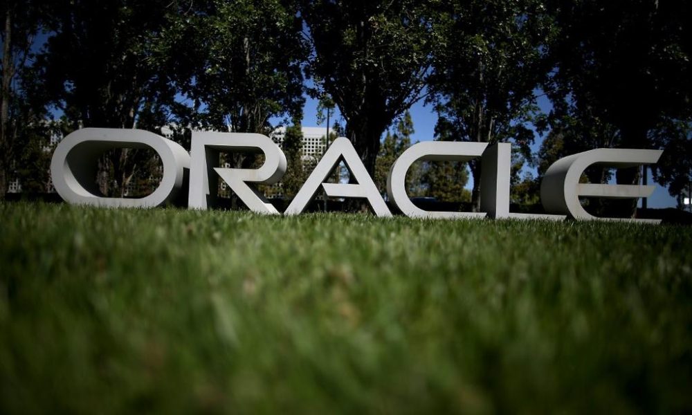 One of Silicon Valley's oldest tech firms, Oracle has announced it is moving its headquarters to Texas while founder Larry Ellison will work remotely from his Hawaiian island