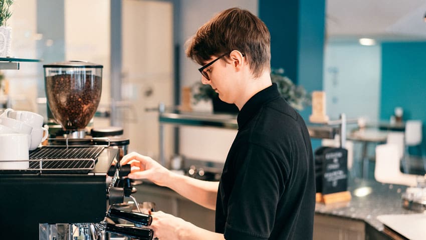 Employer NI cut for under-25s urged by MPs