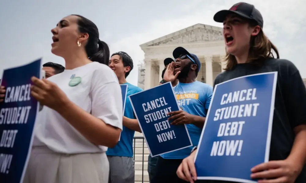 Record student loan defaults: 9.5M borrowers in default, data shows