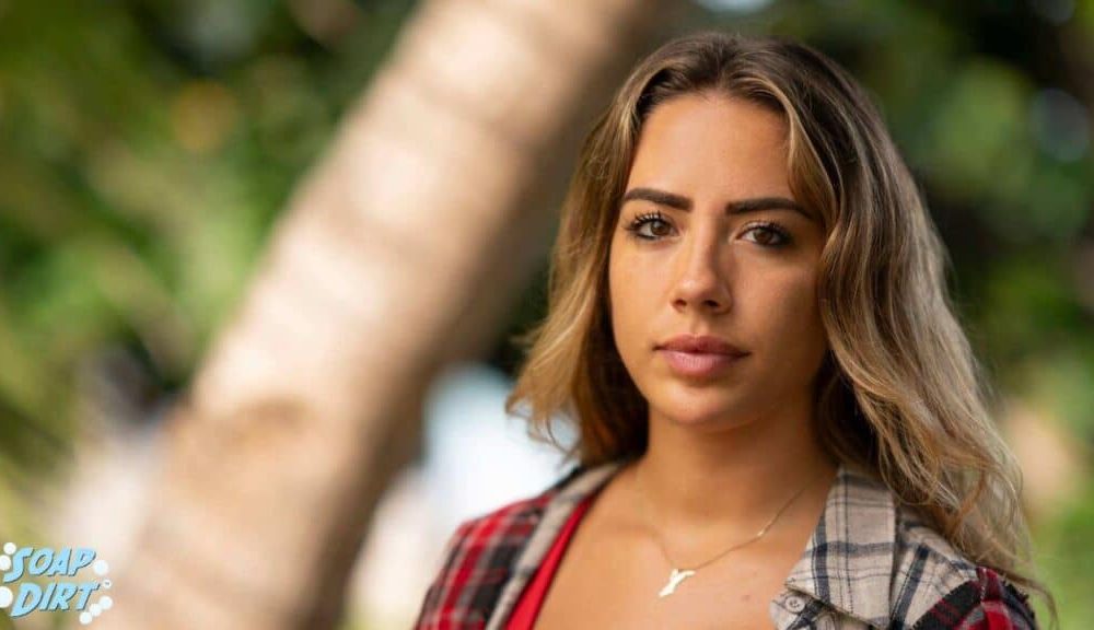 Survivor Castaway: Dee Valladares