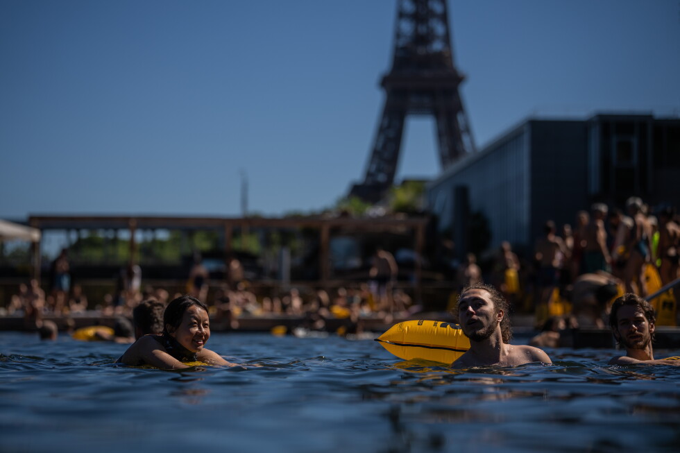 Paris opens 3 supervised Seine swimming sites for second summer