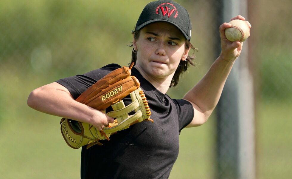 Born without a right hand, Apgar set to play in the Women’s Professional Baseball League