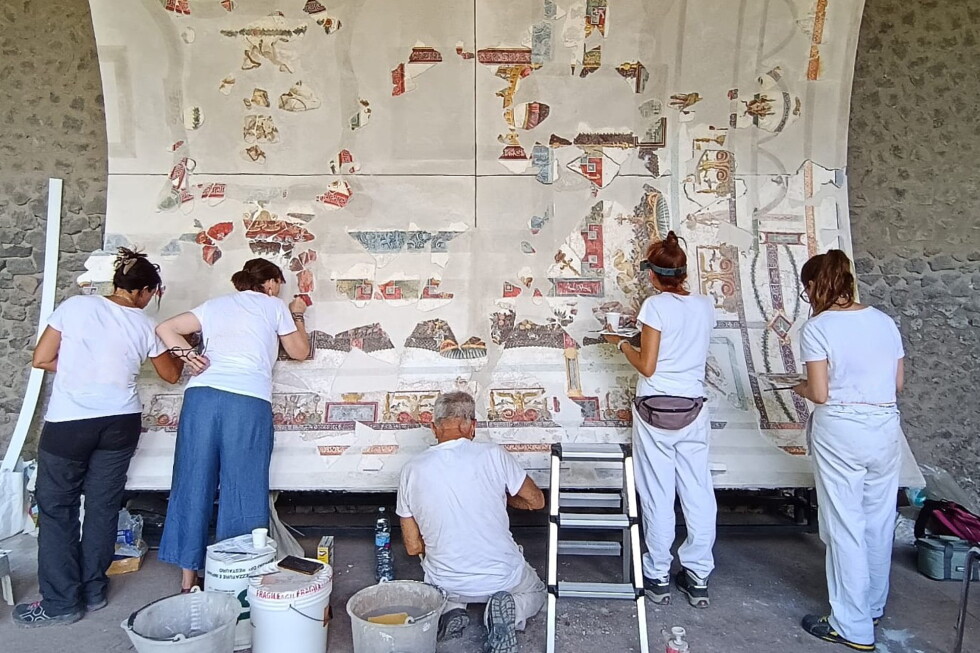 Pompeii archaeologists reconstruct frescoed ceiling of a banquet hall
