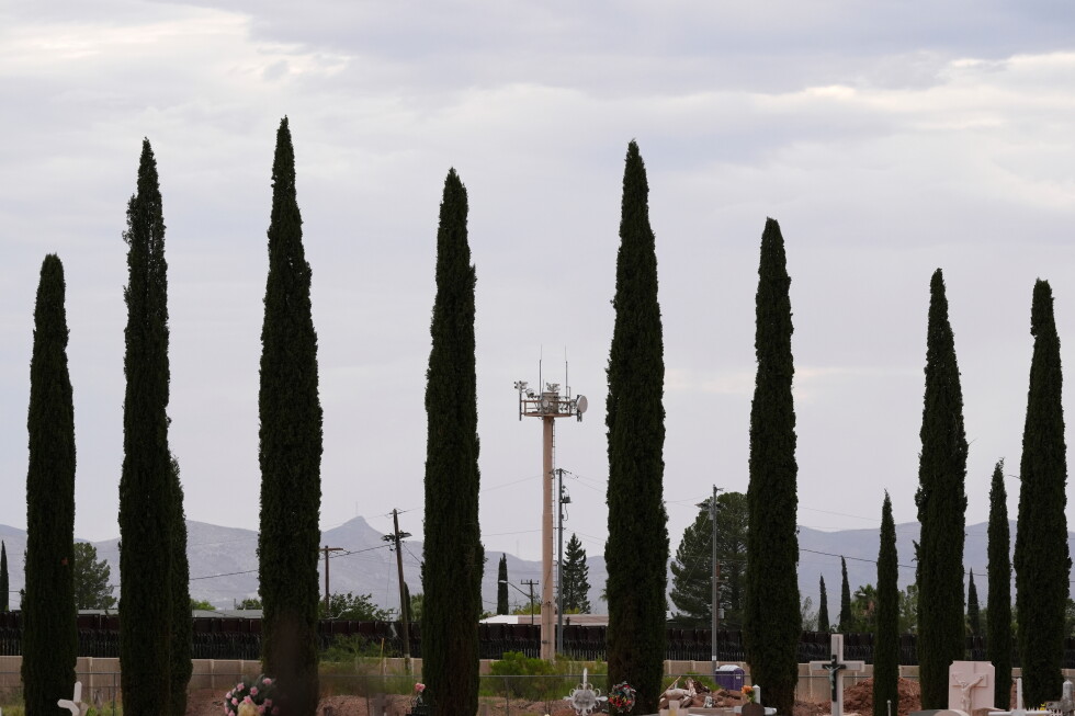 Trump 'smart wall' uses steel fencing and advanced border surveillance