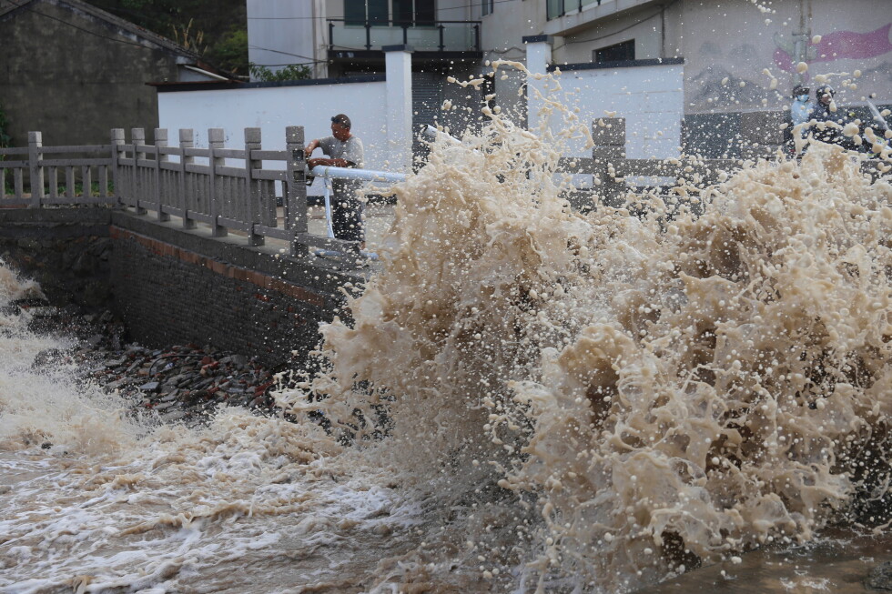 Chinese evacuates more than 1 million as Typhoon Bavi makes landfall