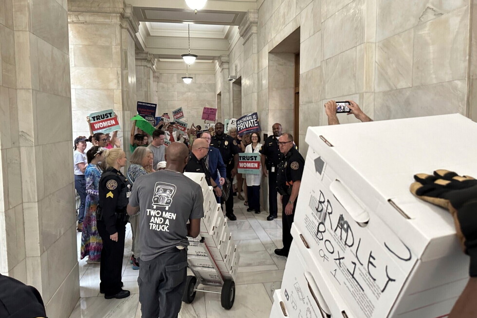 Judge strikes down some Arkansas restrictions on citizen ballot initiatives