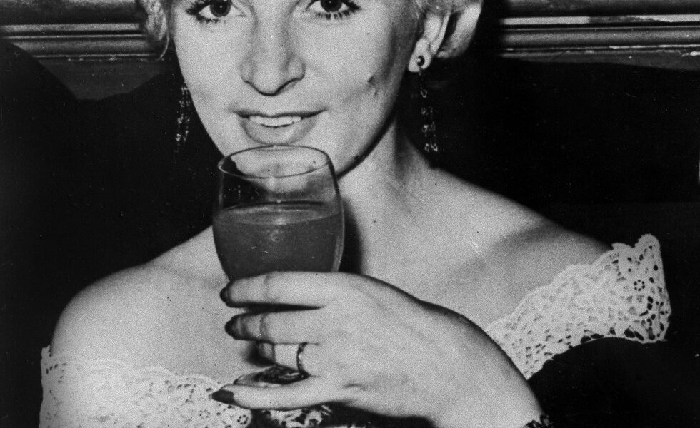 Ruth Ellis, last woman executed in Britain, to receive conditional pardon