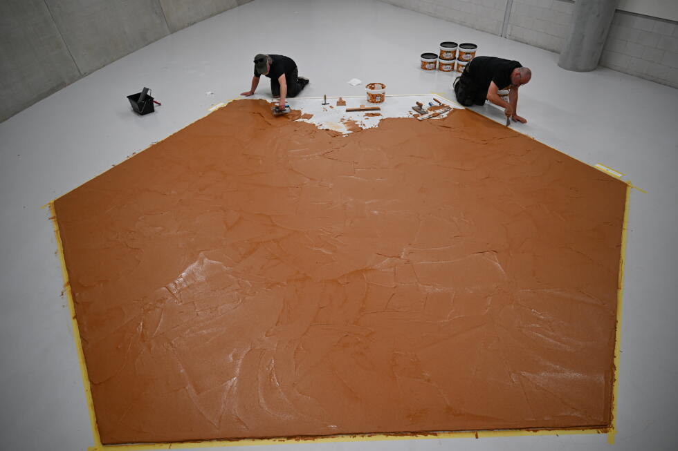 Museum spreads peanut butter on floor to honor late artist