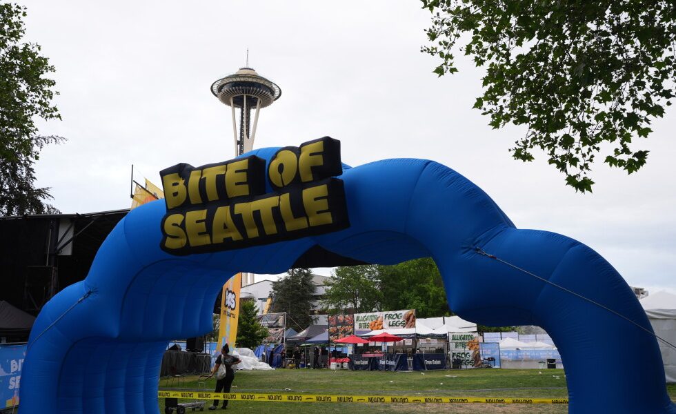 Three killed, 4 wounded in shooting at Seattle food festival