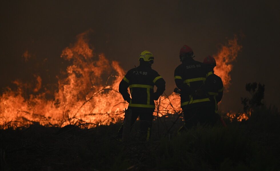 Wildfire forces 55,000 more people to evacuate in southwest France