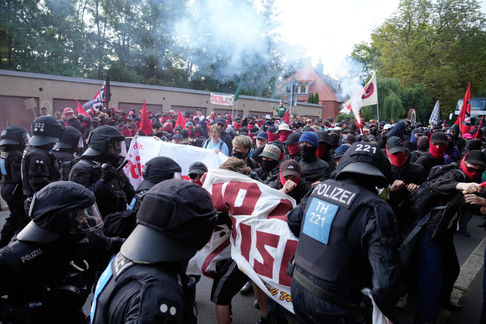 Alternative for Germany party convention to elect leaders as opponents protest