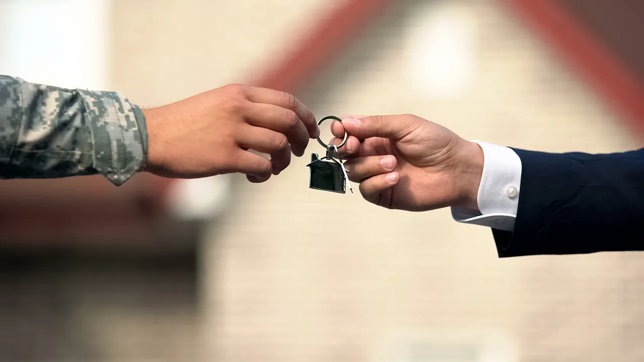 Veterans turn to VA loans as housing costs squeeze American homebuyers