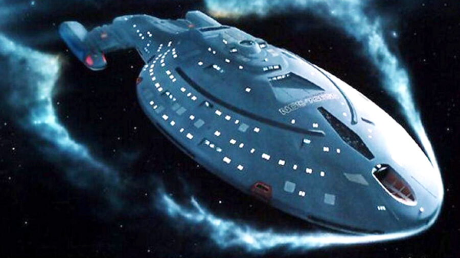 Star Trek’s Biggest Actors Argued Whether Their Characters Were Secretly In Love