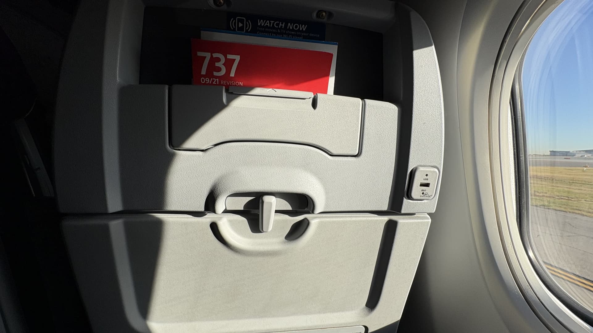 American Airlines to add seatback screens, more first class seats