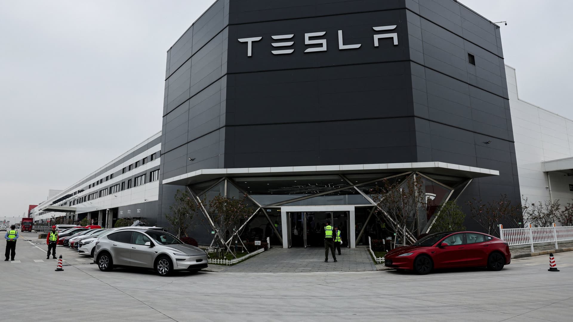 5 takeaways from the country's latest auto sales data