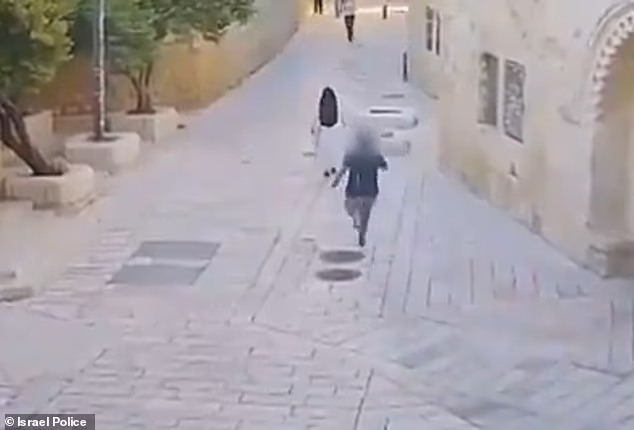 A Jewish man who repeatedly kicked a Catholic nun has been acquitted based on his insanity defence