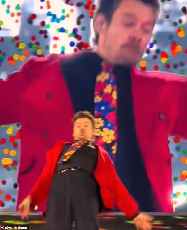 Harry Styles proved he is every inch the showman as he managed to rectify a stage fall while performing his Together, Together tour in Mexico this weekend