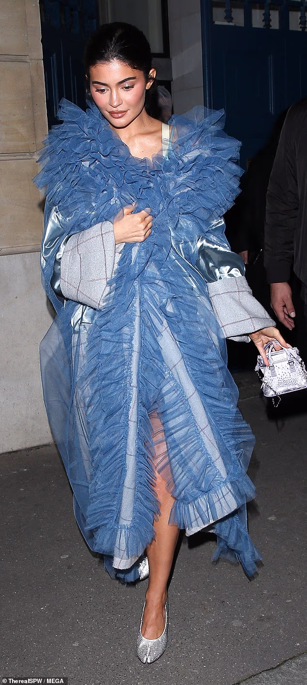 Split-toe shoes are all the rage these days, with everyone including Kylie Jenner (pictured) owning a pair - but according to Lisa, they're not suitable to all foot types