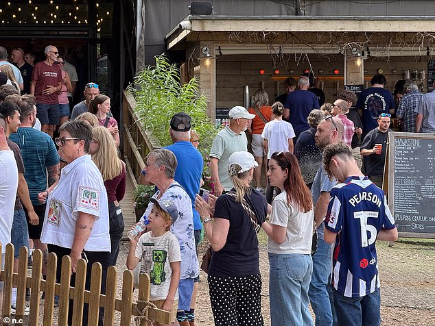 Hordes of Jeremy Clarkson fans have descended on his Cotswolds Farm as daytrippers visit his Diddly Squat Farm shop during the summer holidays