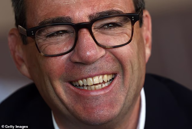 Political strategist James Johnson advised the new PM to now ¿seize his Goldilocks moment¿ by calling a snap election to capitalise on his so-called ¿Burnham-bounce¿