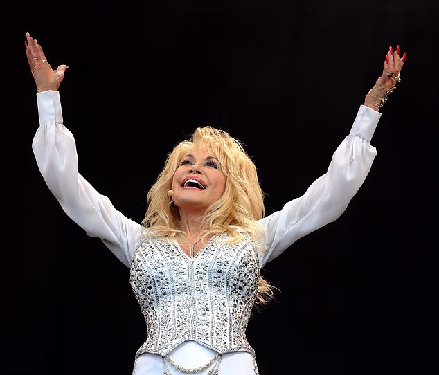 Dolly Parton's death leaves theatregoers stunned as audience gasps when 9 To 5: The Musical cast member announces the icon has passed away during performance