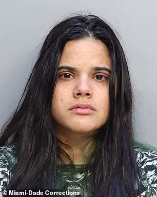 Melany Perdomo,24