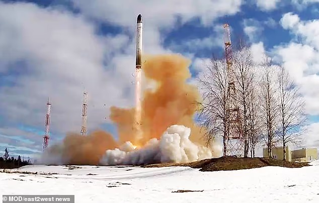 US intelligence has been hinting at Russia possibly planning a ¿limited incursion,¿ or at least plotting to test the West¿s red line of land invasion. Launch of a Russian Sarmat ballistic missile in 2022
