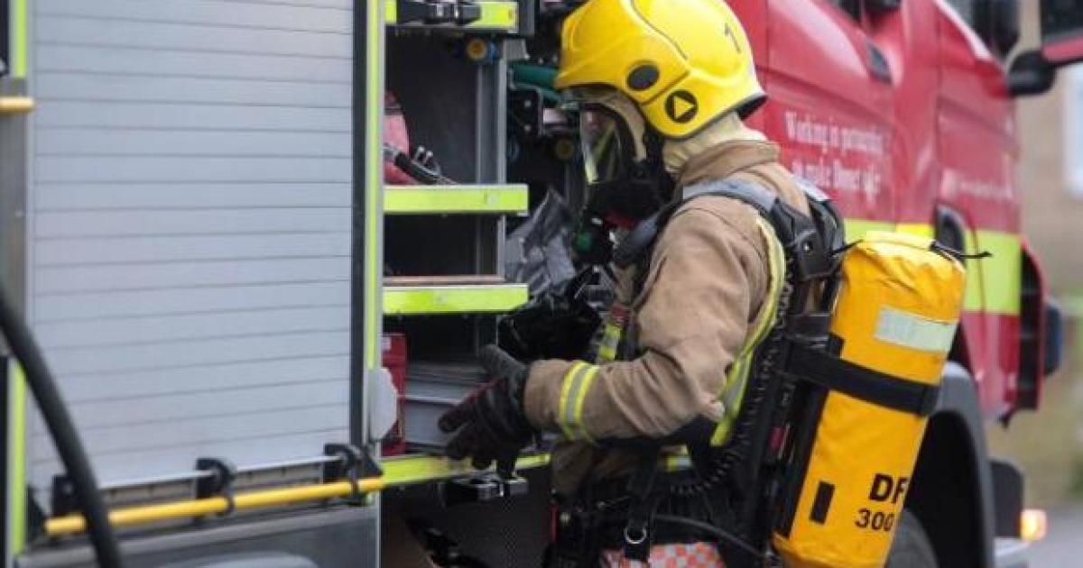Farmers and fire crews join to tackle Bridlington blaze