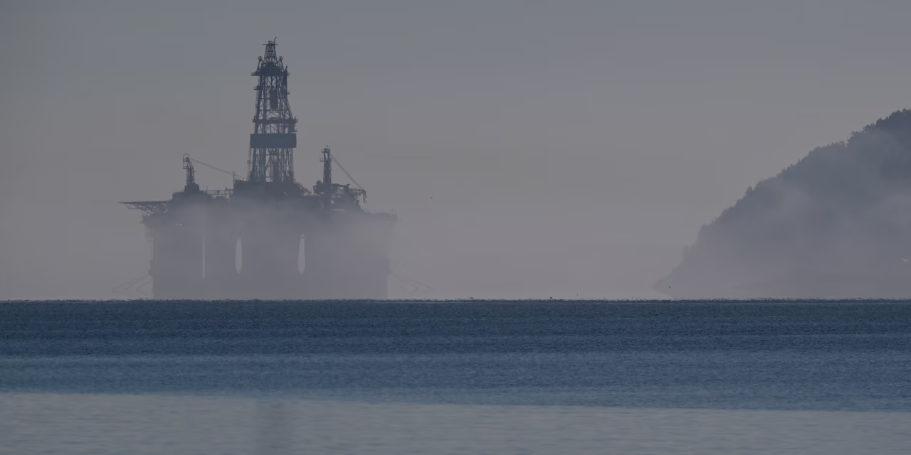 Oil Posts Big Monthly Gains on Resumption of Conflict