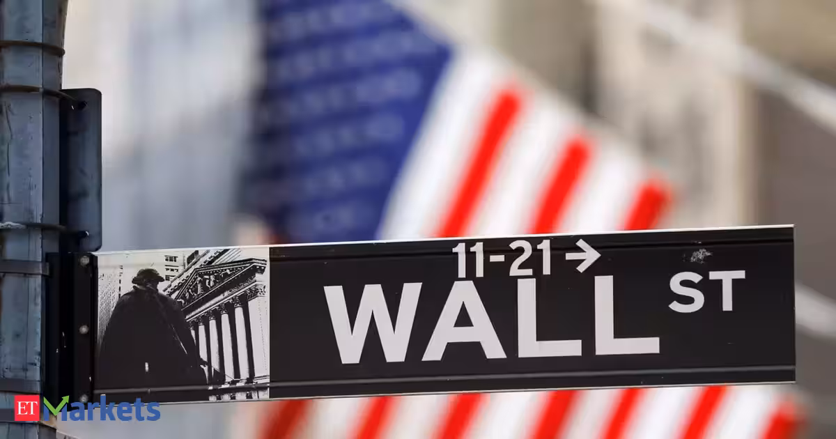 US stock: S&P 500 ends lower as investors weigh data, Middle East tensions