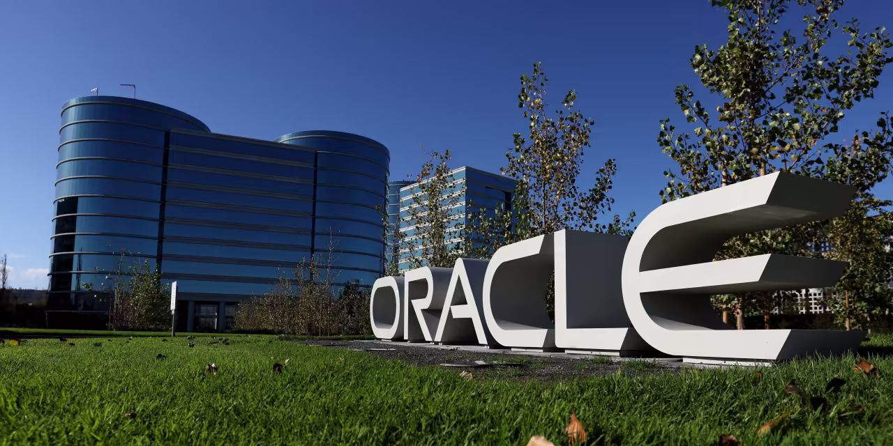 Oracle, Software Stocks Drop as AI Trade Seesaws