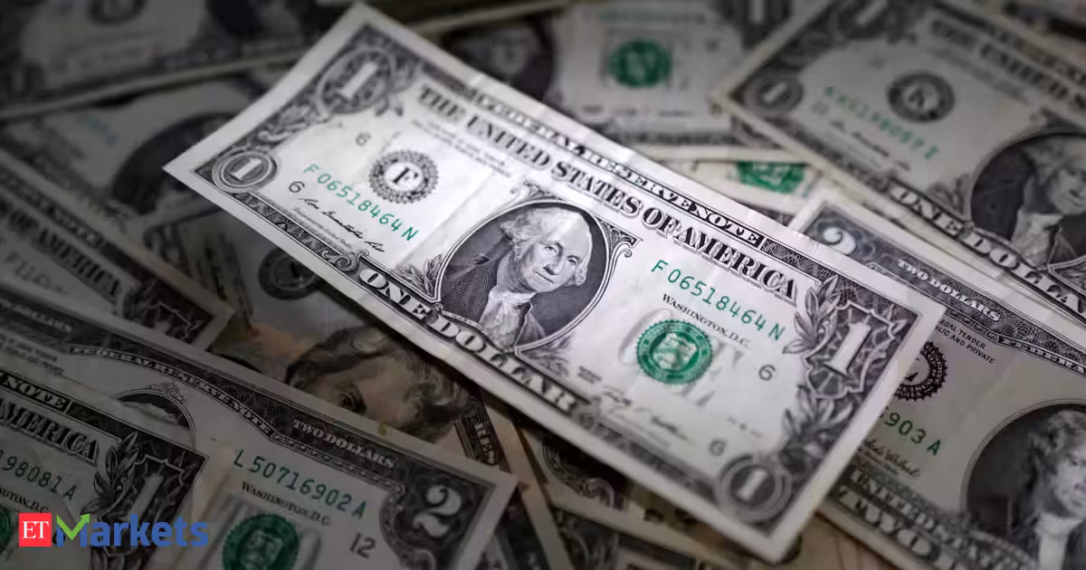 Dollar near eight-day high as US data lifts Fed hike bets