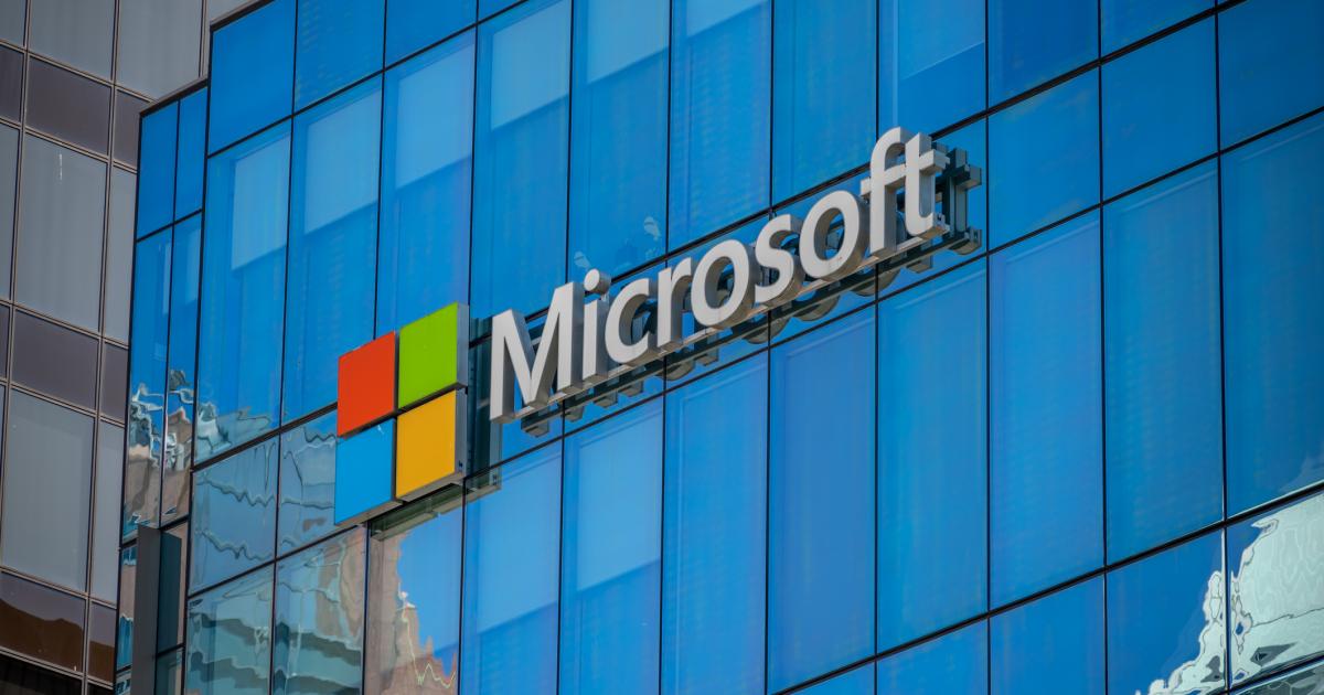 Microsoft Outlook down for thousands of users