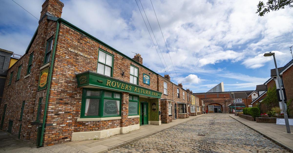 Coronation Street star's emotional exit set to air tomorrow