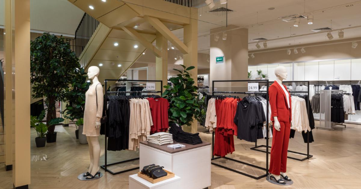 All stores close as UK fashion retailer in administration