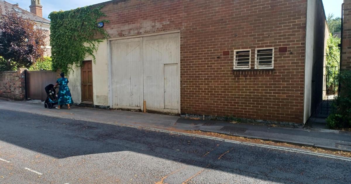 Car repairers in York street could become private garage