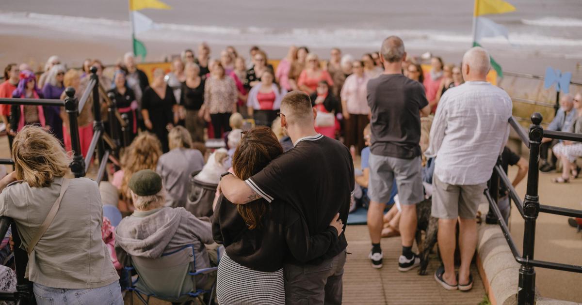 Nearly 50 singers open festival in Yorkshire coastal town