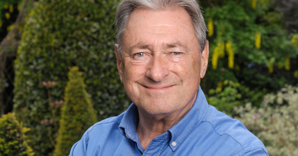 Alan Titchmarsh's trick to make a garden look bigger