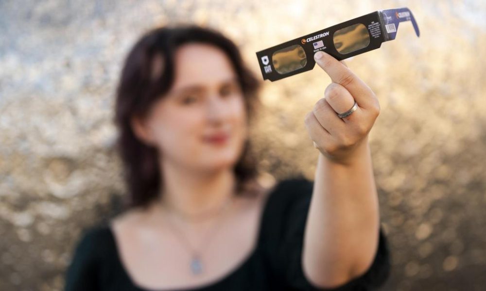 Solar eclipse warning over fake glasses sold online