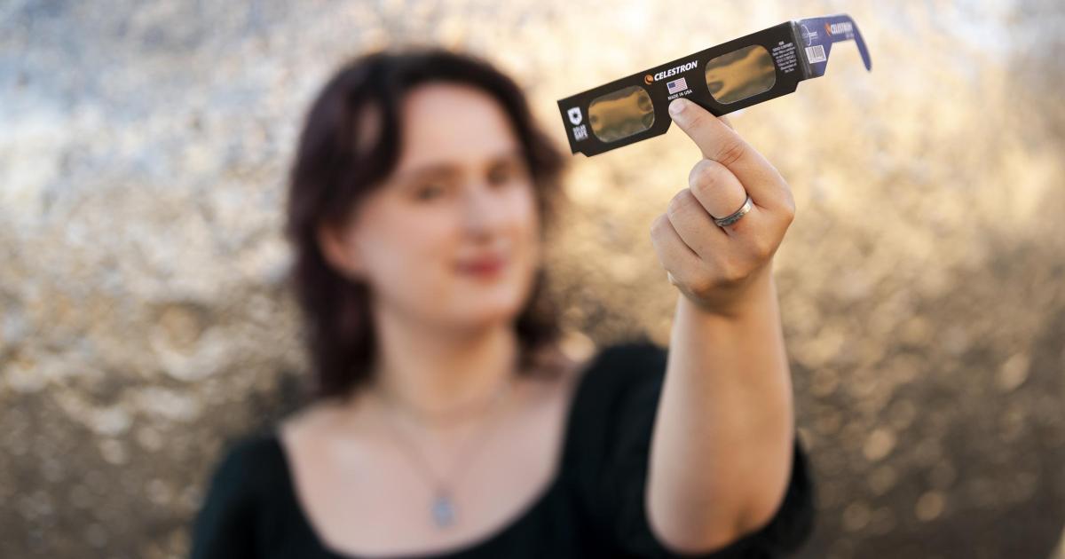 Solar eclipse warning over fake glasses sold online