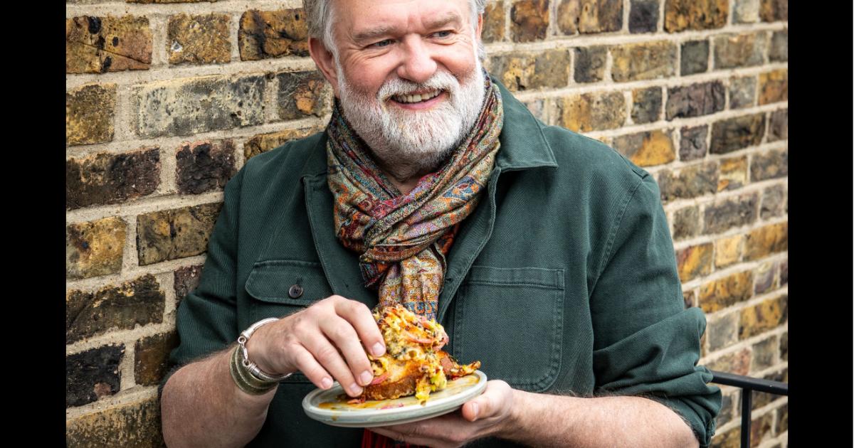 Si King set to visit Whitby in 2026 Literary Festival