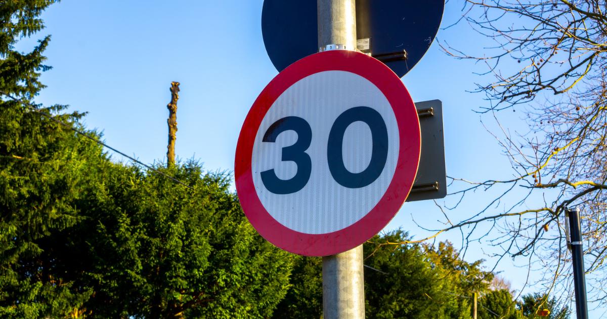 Driving instructor's 30-second trick to know speed limit